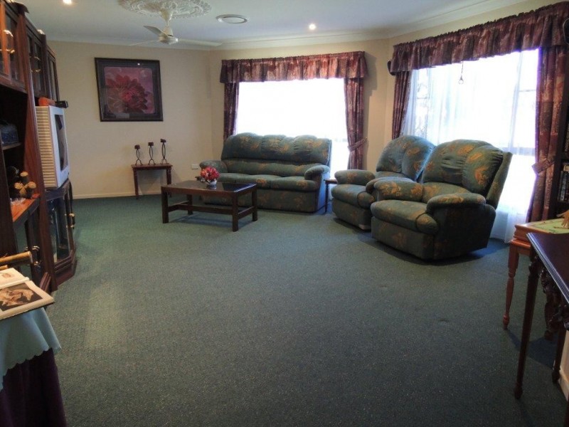 11 Dustwill Street, Eimeo QLD 4740