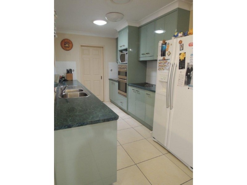 11 Dustwill Street, Eimeo QLD 4740