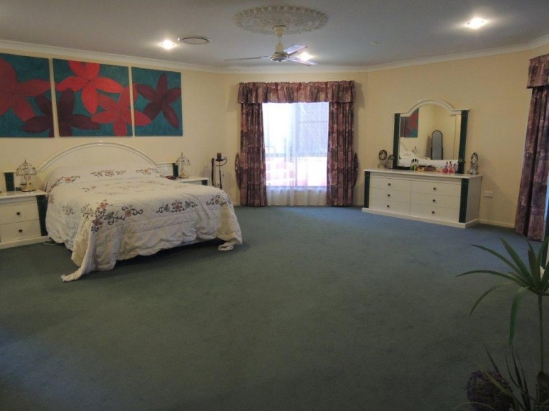 11 Dustwill Street, Eimeo QLD 4740