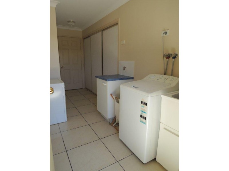 11 Dustwill Street, Eimeo QLD 4740