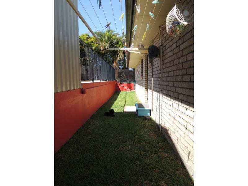 11 Dustwill Street, Eimeo QLD 4740