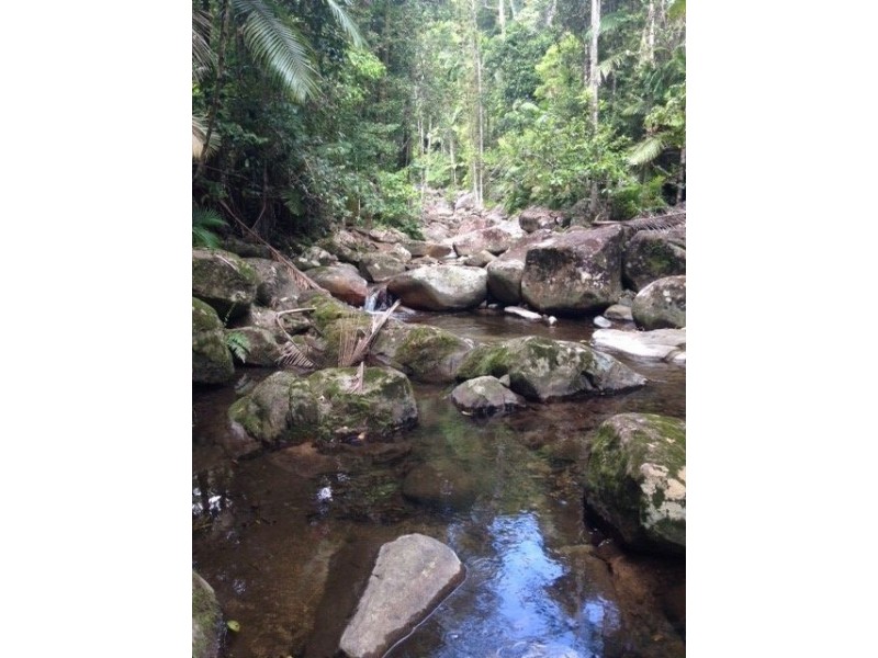 14 Boulder Road, Finch Hatton QLD 4756