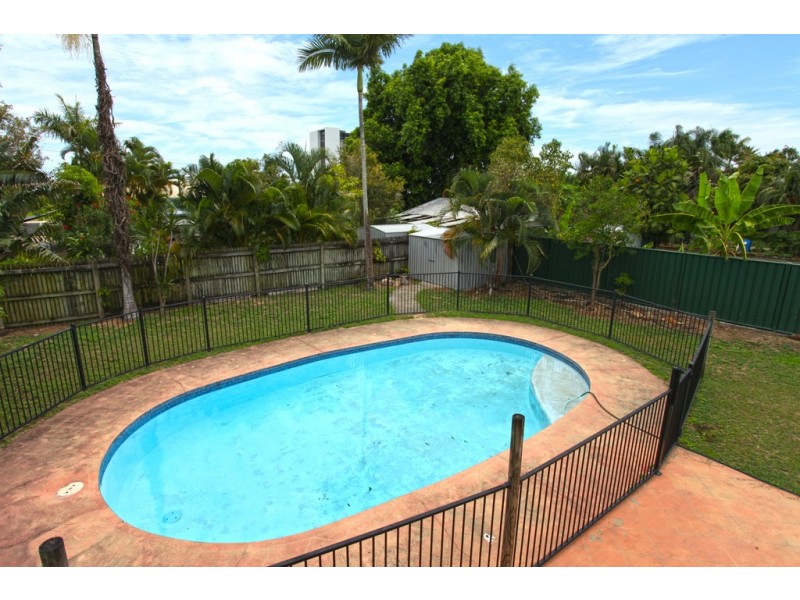 16 Dalrymple Street, East Mackay QLD 4740