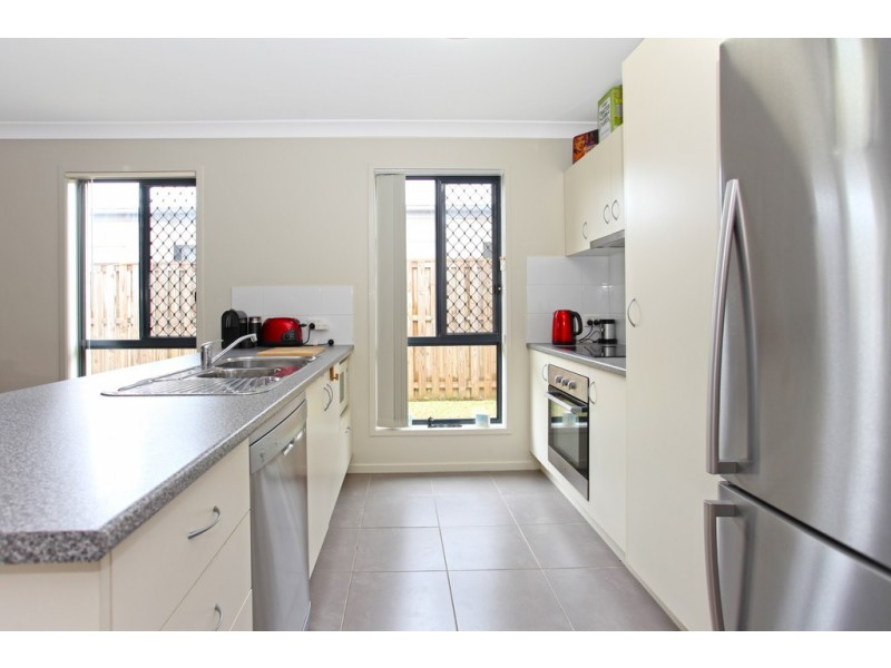 74 Scarborough Circuit, Blacks Beach QLD 4740