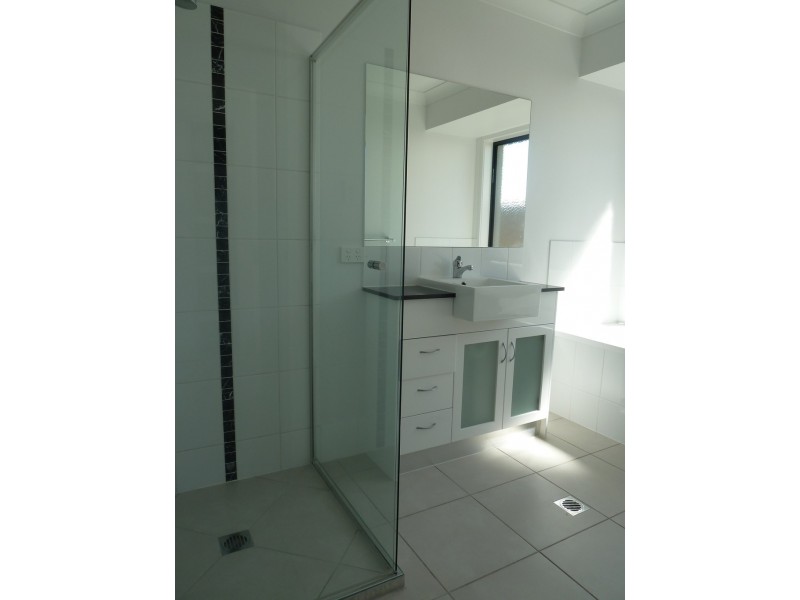 37 Phoenix Crescent, Rural View QLD 4740