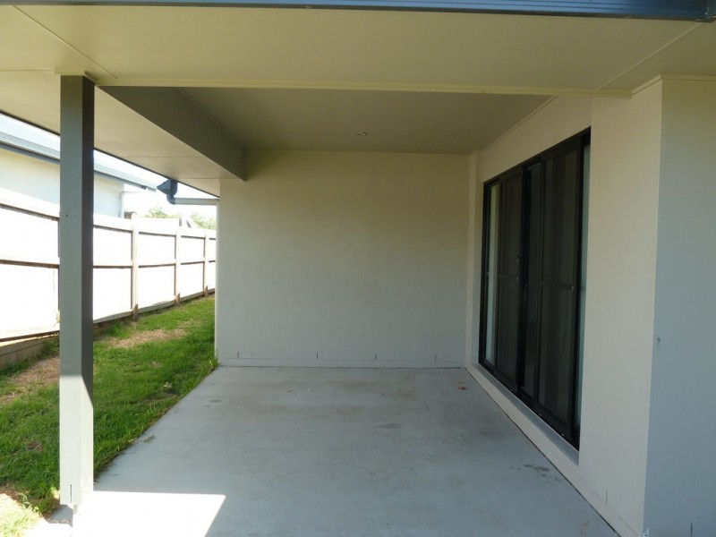 37 Phoenix Crescent, Rural View QLD 4740