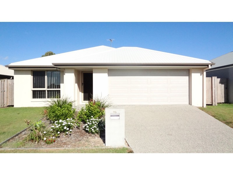 25 Scarborough circuit, Blacks Beach QLD 4740