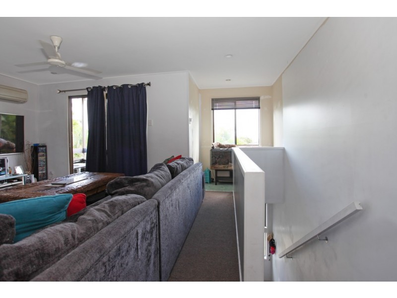 4 Burton Court, Rural View QLD 4740