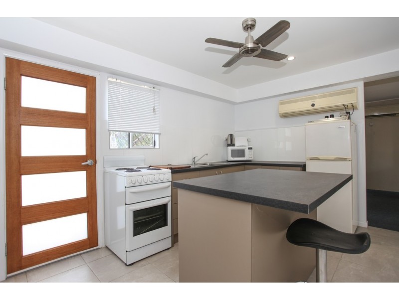 4 Burton Court, Rural View QLD 4740