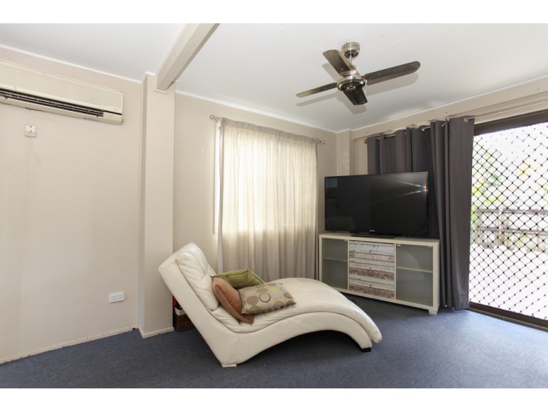 4 Burton Court, Rural View QLD 4740