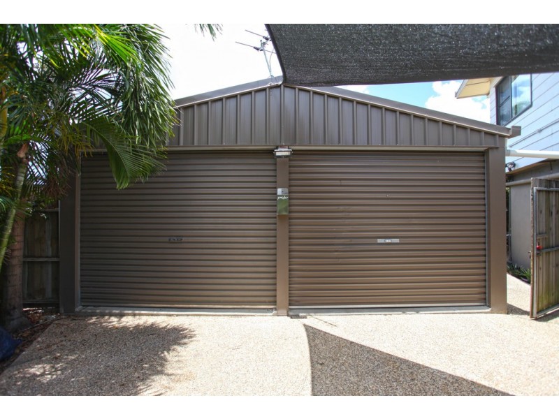 4 Burton Court, Rural View QLD 4740