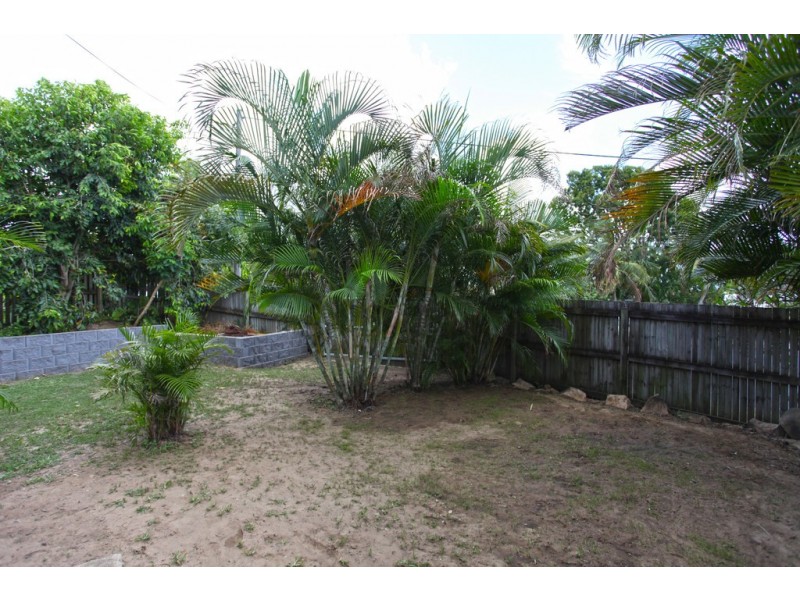 4 Burton Court, Rural View QLD 4740