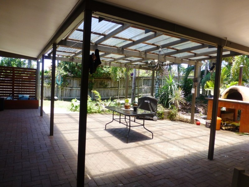 25 Sologinkins Drive, Rural View QLD 4740