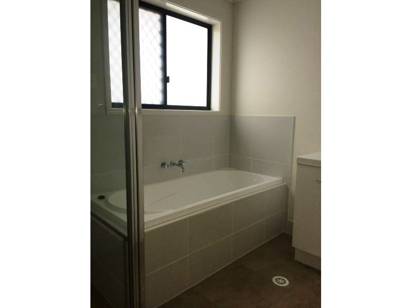 11 Henley Close, Blacks Beach QLD 4740