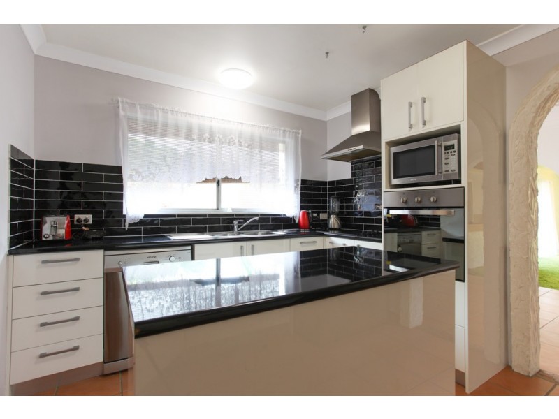 9 Gibson Street, West Mackay QLD 4740