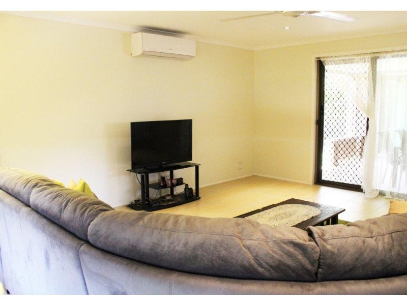 7 Downing Street, Ooralea QLD 4740
