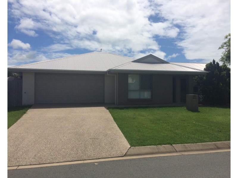 32 Montgomery Street, Rural View QLD 4740