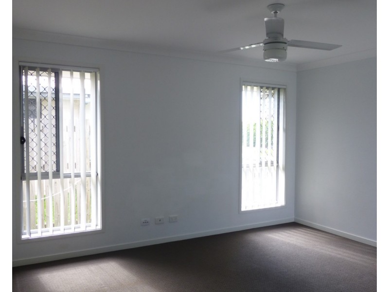 32 Montgomery Street, Rural View QLD 4740