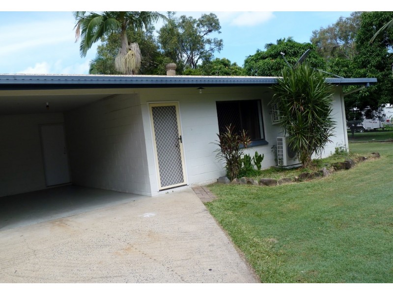Unit 2, 5 Geoffrey Thomas Drive, Bucasia QLD 4750