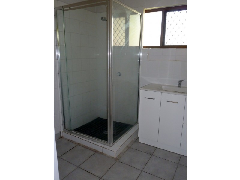 Unit 2, 5 Geoffrey Thomas Drive, Bucasia QLD 4750