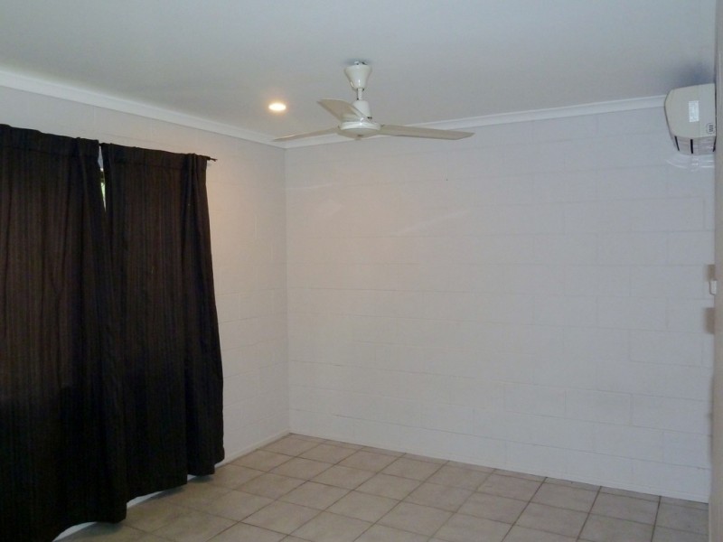 Unit 2, 5 Geoffrey Thomas Drive, Bucasia QLD 4750