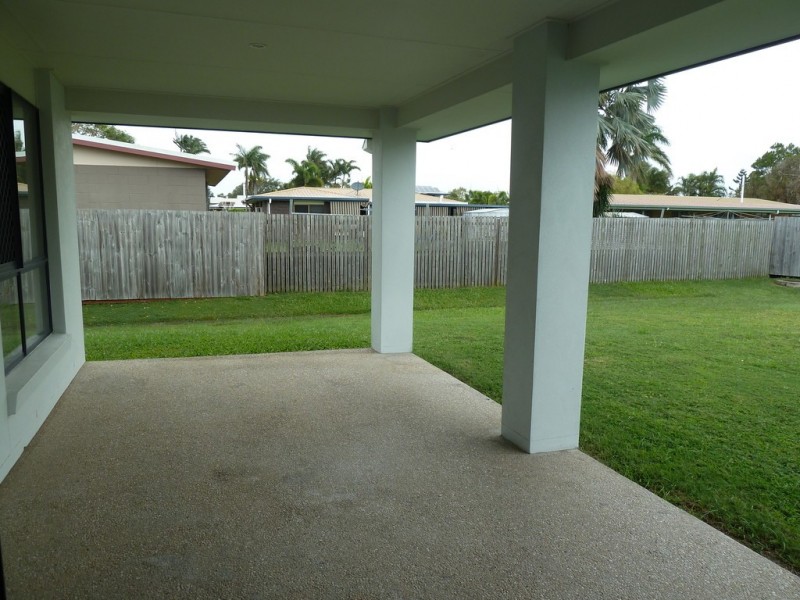 15 Kingslea Court, Ooralea QLD 4740