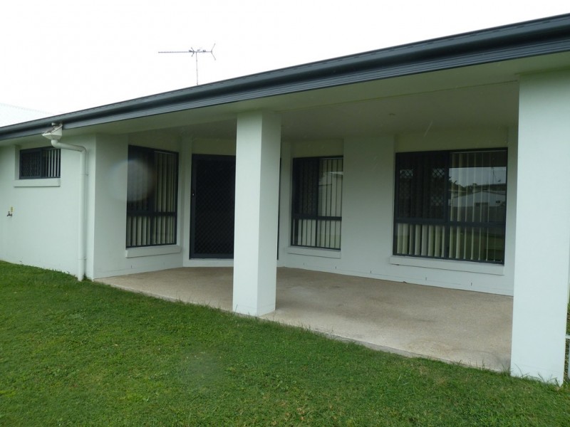 15 Kingslea Court, Ooralea QLD 4740