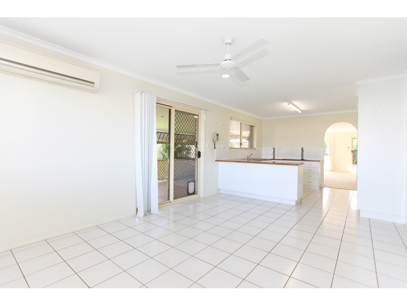 3 Davey Street, Glenella QLD 4740