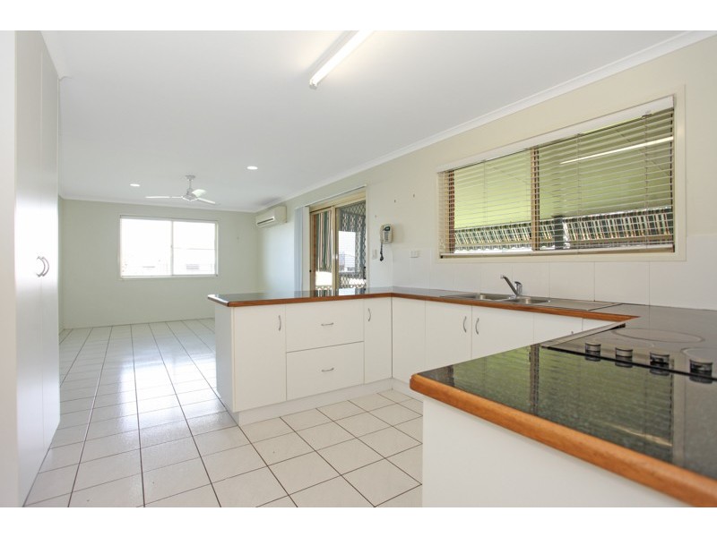 3 Davey Street, Glenella QLD 4740