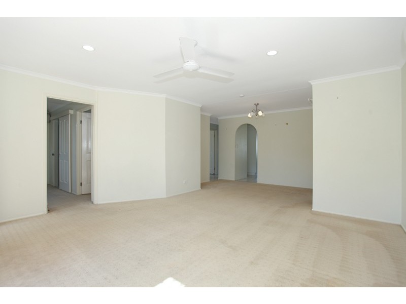 3 Davey Street, Glenella QLD 4740