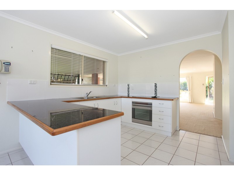 3 Davey Street, Glenella QLD 4740