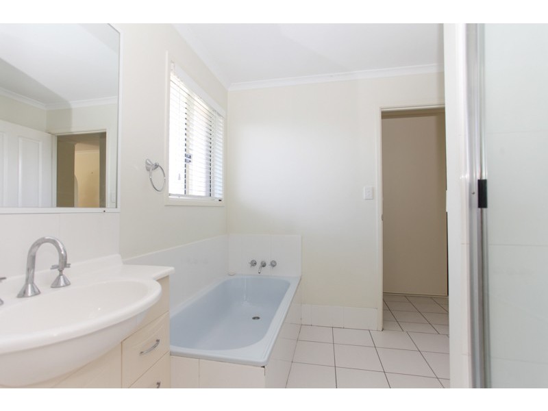 3 Davey Street, Glenella QLD 4740