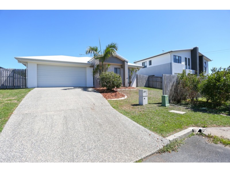 25 Halifax Place, Rural View QLD 4740
