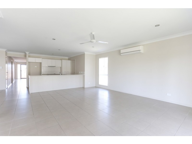 25 Halifax Place, Rural View QLD 4740