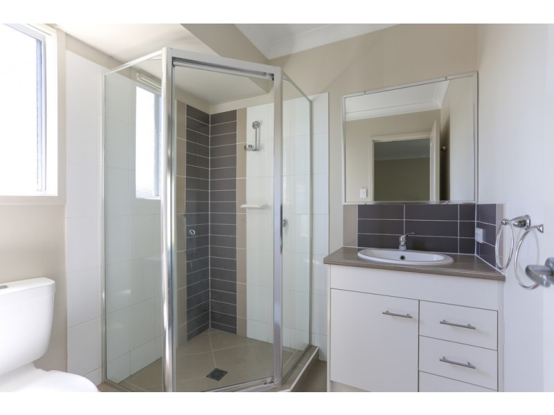 25 Halifax Place, Rural View QLD 4740