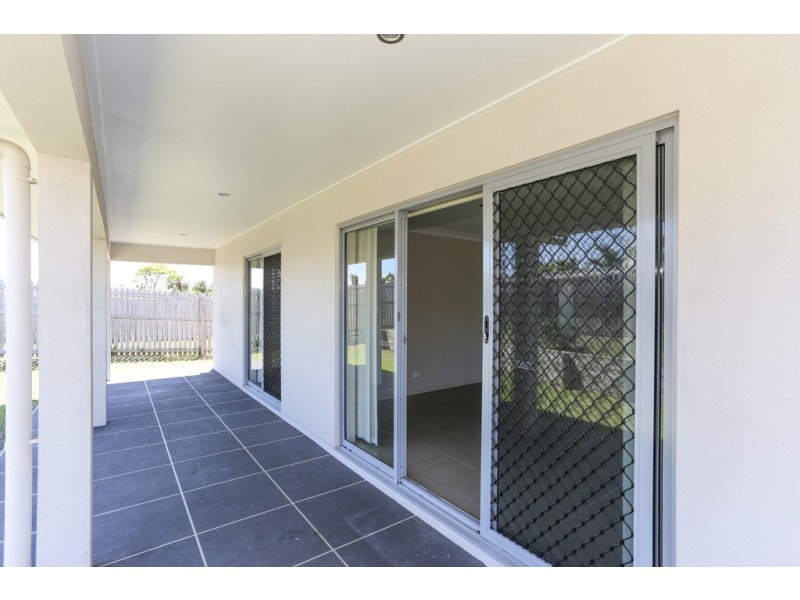 25 Halifax Place, Rural View QLD 4740