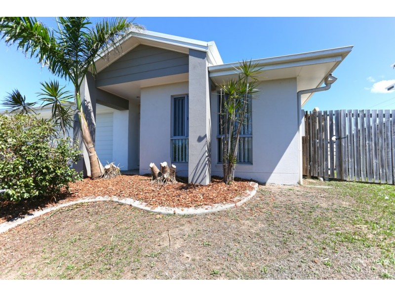 25 Halifax Place, Rural View QLD 4740