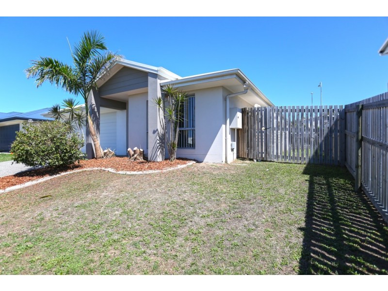 25 Halifax Place, Rural View QLD 4740
