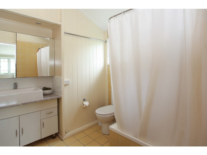 8 Lloyd Street, West Mackay QLD 4740