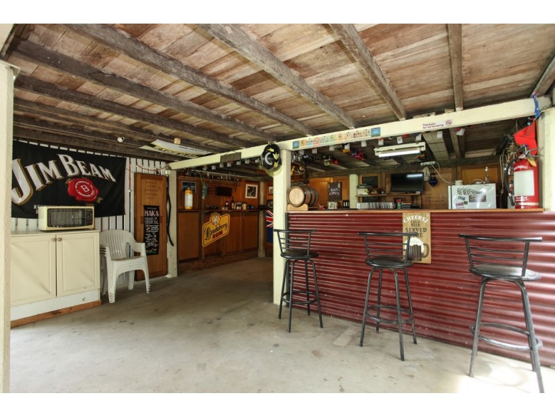 8 Lloyd Street, West Mackay QLD 4740