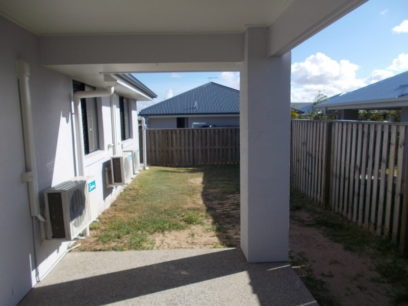 39 Trinity Parade, Blacks Beach QLD 4740