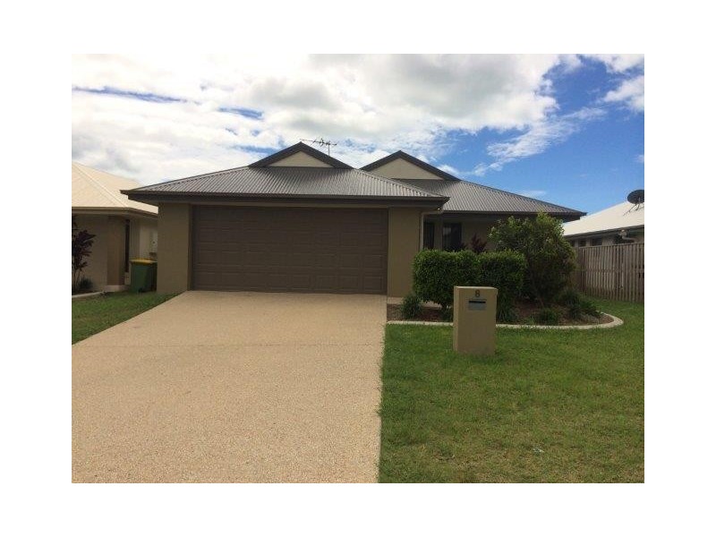 8 Trinity Parade, Blacks Beach QLD 4740