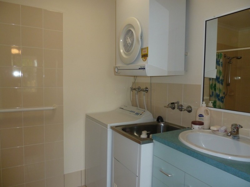 8/4 Don Wright Court, Andergrove QLD 4740