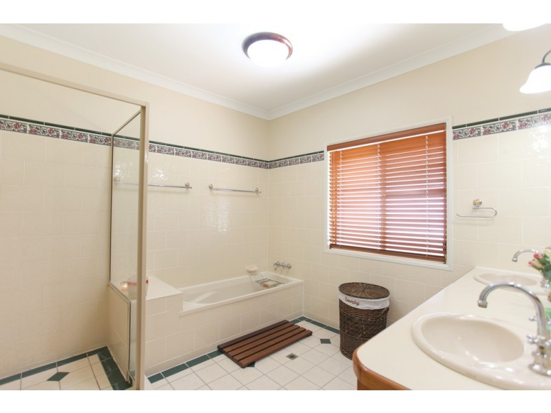 2 Stoney Creek Road, Eton QLD 4741
