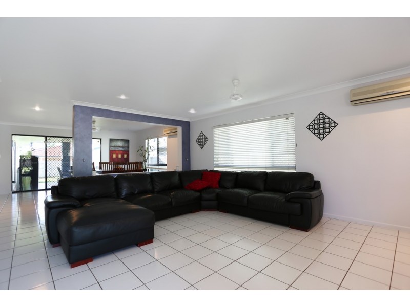 6 Helvellyn Street, Eimeo QLD 4740