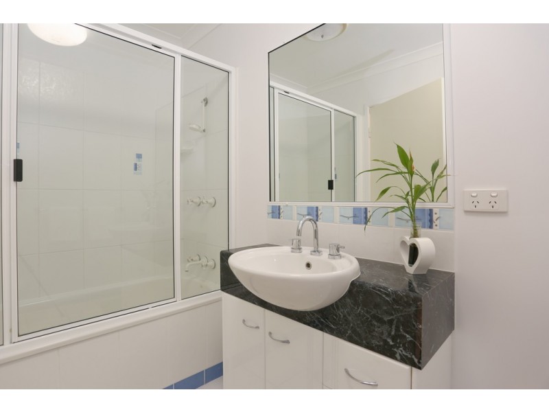 6 Helvellyn Street, Eimeo QLD 4740