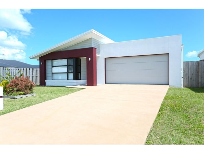 176 Whitehaven Drive, Blacks Beach QLD 4740