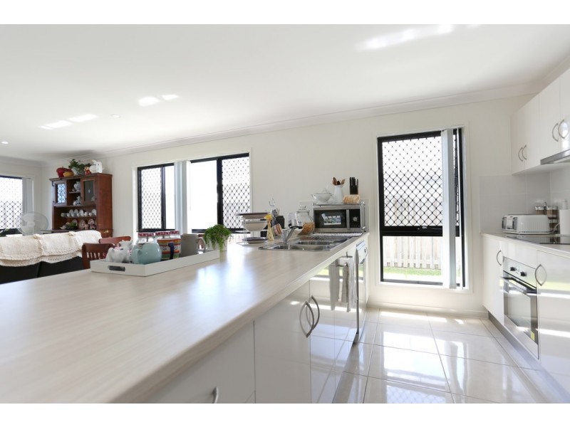 176 Whitehaven Drive, Blacks Beach QLD 4740