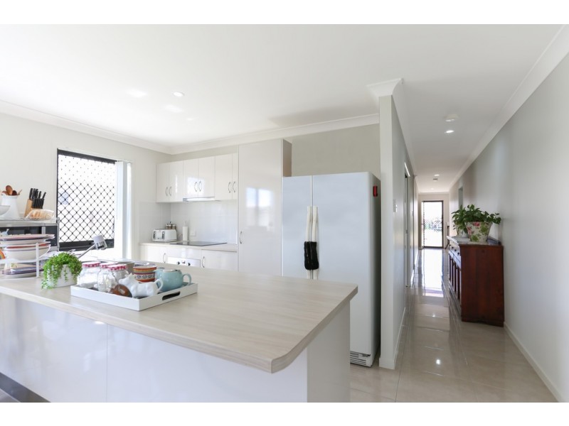 176 Whitehaven Drive, Blacks Beach QLD 4740