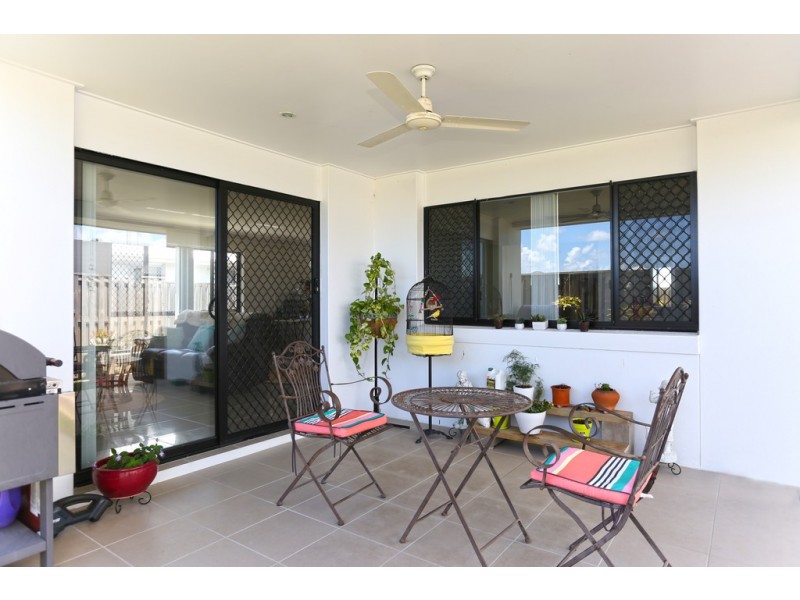 176 Whitehaven Drive, Blacks Beach QLD 4740